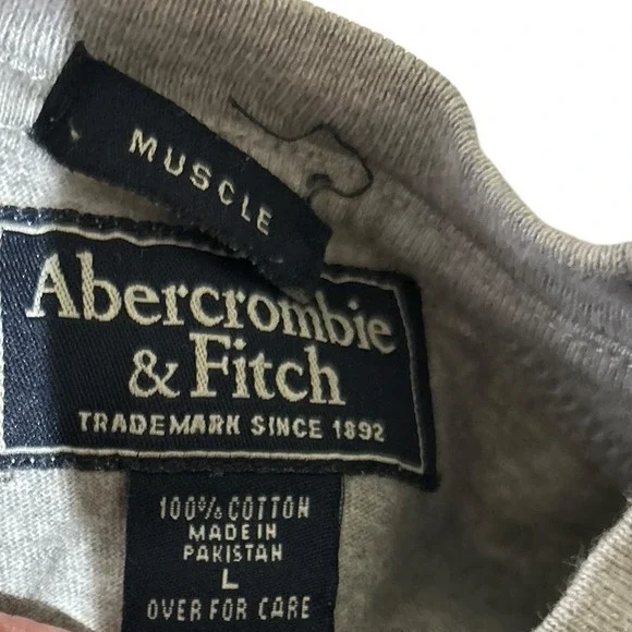 Vtg Y2K Abercrombie & Fitch Spell Out Logo front hit Muscle Long sleeve Tshirt L - Picture 3 of 3